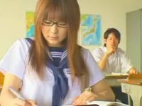 女子高生の初音みのりちゃんがHカップを揺らし学校でH三昧！！