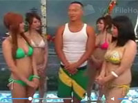 【巨乳エロ動画】水着を着た巨乳・爆乳のお姉さん4人に逆ナンパされた！！
